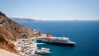 athinios-port-santorini-comprehensive-guide-travelers