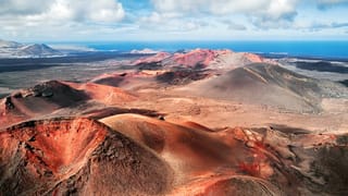 exploring-lanzarote-s-majestic-volcanoes-comprehensive-guide-island-s-fiery-landscapes