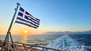 ferries-vs-flights-in-greece